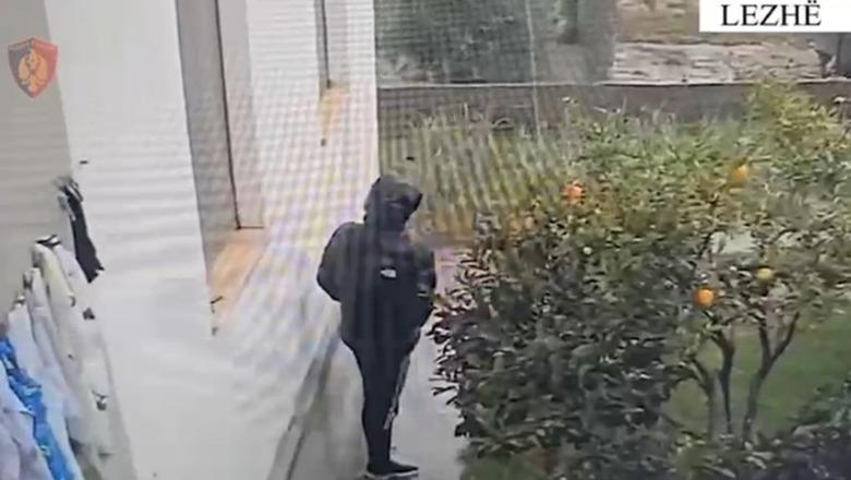 VIDEO/ U kap nga kamerat e sigurisë teksa u vidhte bizhuteritë e floririt fqinjëve, arrestohet i riu në Lezhë
