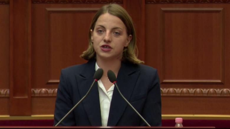 (VIDEO)Mban fjalimin e parë në Kuvend/ “Neomalsorja”: Jam këtu për të përfaqësuar zonat e lëna në harresë, Dukagjini po zhvillohet