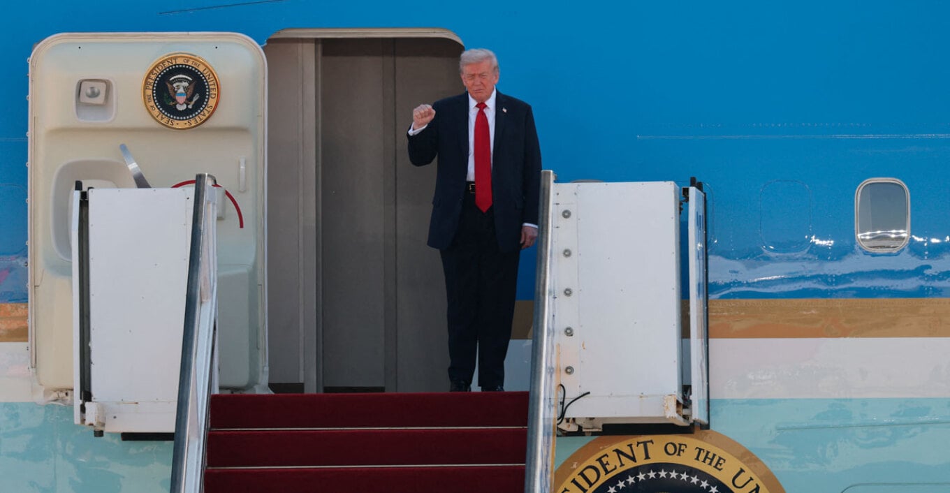 (VIDEO)Me grushtin lart dhe duke thënë ‘faleminderit’/ Trump mbërrin në Izrael: Marrëveshja e paqes, sukses i madh diplomatik