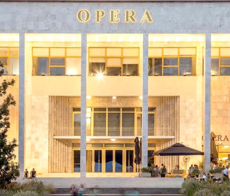 Violinisti Giuseppe Gibboni dhe Orkestra e Operës me një koncert premierë, vepra edhe nga Paganini e Rachmaninov