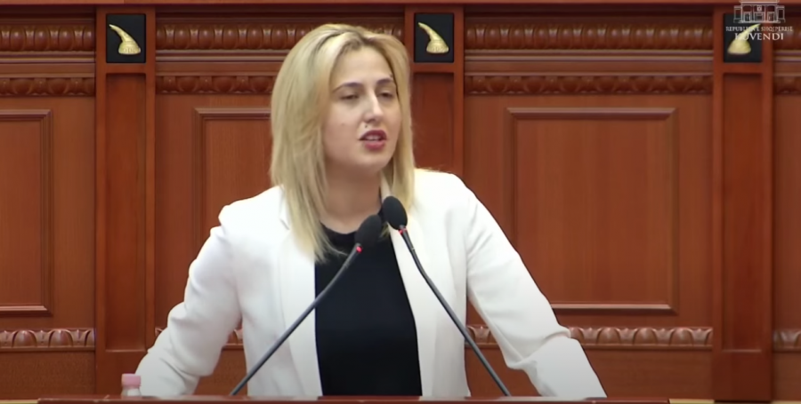 Viti i ri akademik/ Zhupa: Universitet rrezikohen nga Mirela Kumbaro, shkatërroi publiken në interes të oligarkëve!