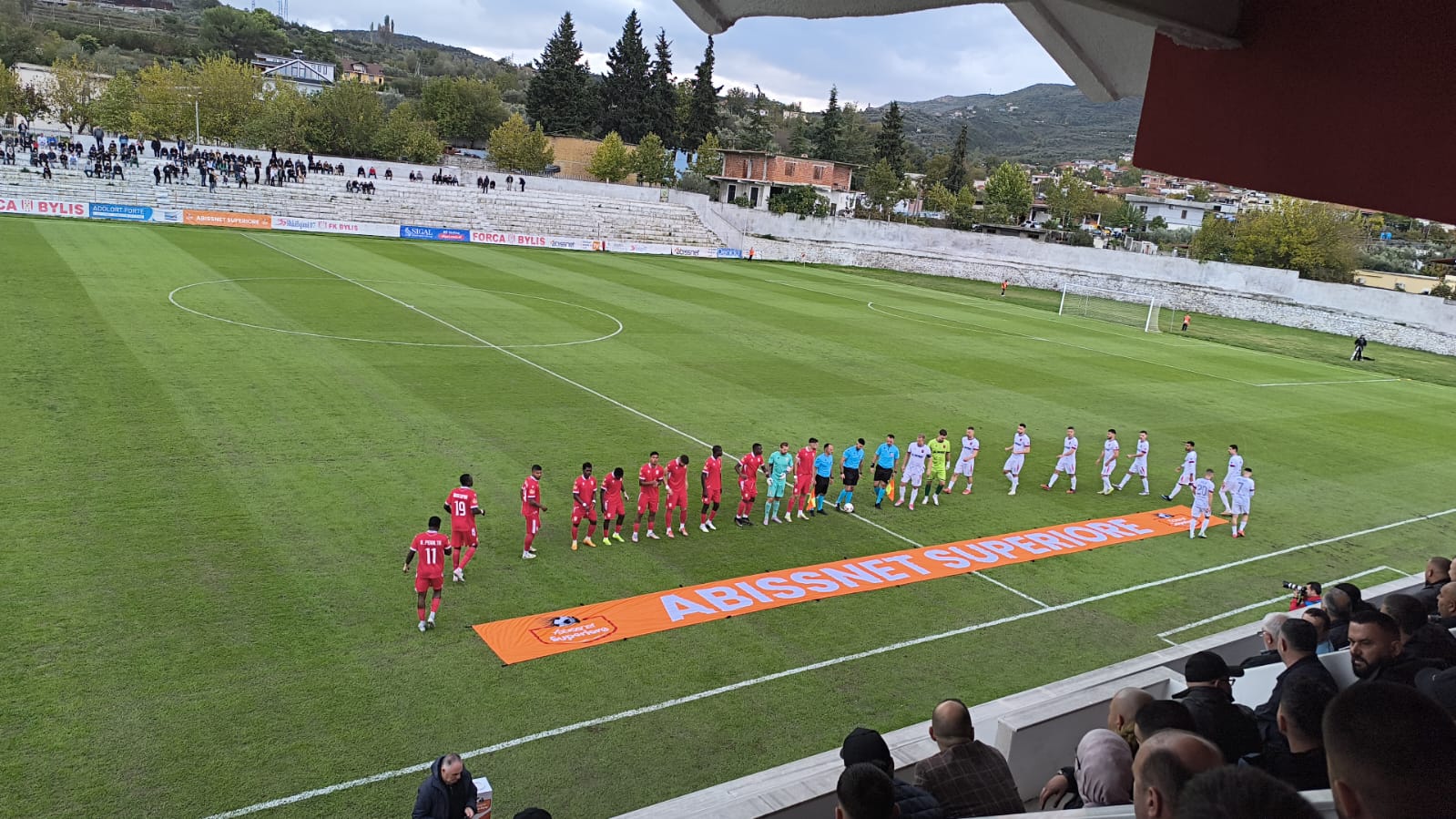 Vllaznia fiton me polemika në Ballsh