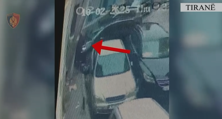 Vodhi në lokal çantën e një klienti, arrestohet 65-vjeçari në Tiranë