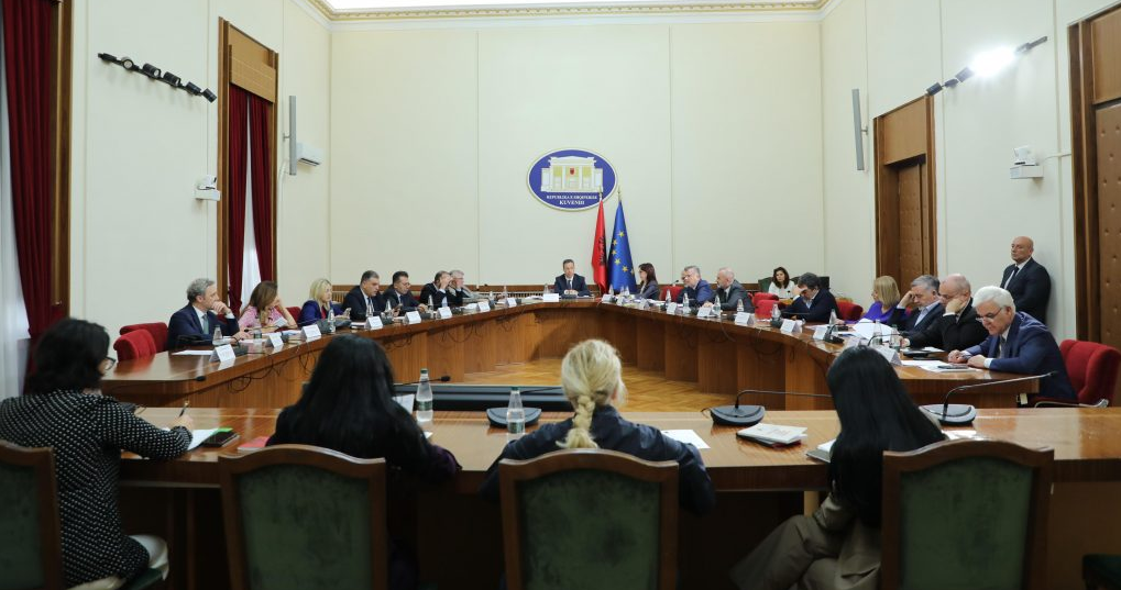 Vrasja e gjyqtarit Kalaja, Balla: Të mbahet 1 minutë heshtje në Kuvend. Opozita: Të shpallet “Dëshmor i Atdheut”