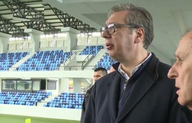 Vuçiç telefonon pronarin e hotelit ku qëndron kombëtarja kuqezi: Ndeshja do …