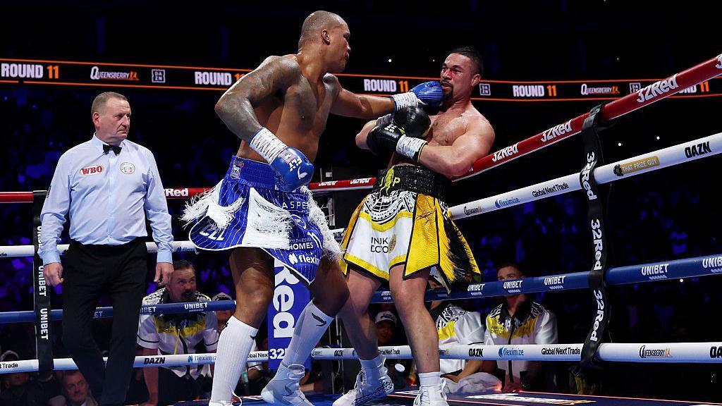 Wardley befason Parker, triumfon me KO teknik dhe merr titullin e përkohshëm në peshën e rëndë