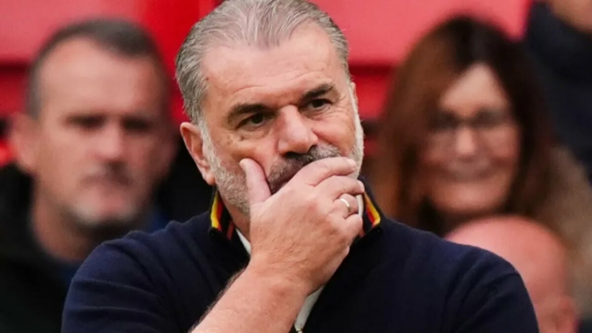 Zbulohen prapaskenat e shkarkimit të bujshëm të trajnerit në tunelin e stadiumit/ Hyri në dhomat e zhveshjes dhe…