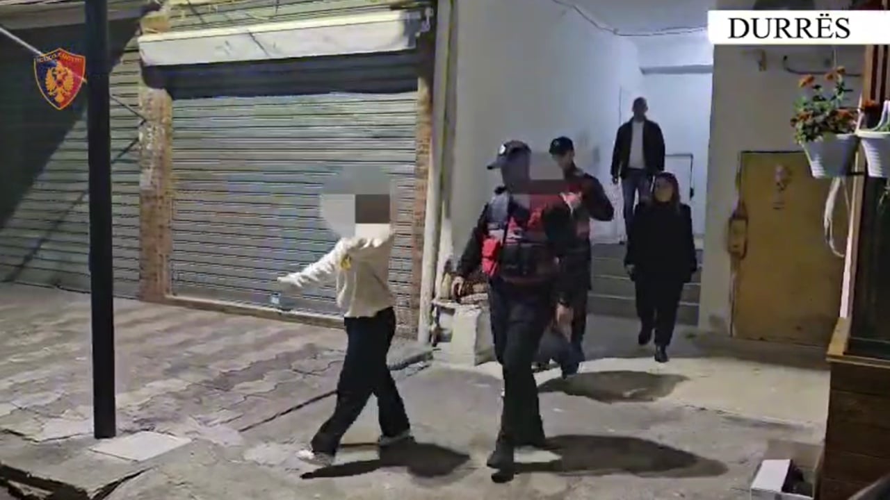 Zbulohet ‘foleja’ e prostitucionit në Durrës, arrestohen dy shtetase të huaja, procedohen tre të tjerë