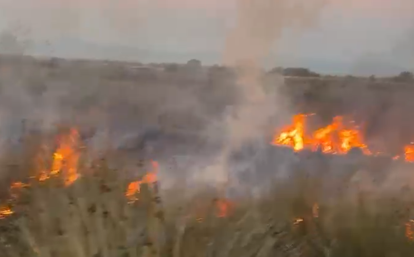 Zjarr pranë hidrovorit në Novoselë