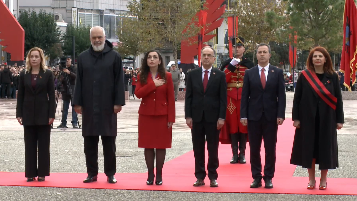 113-vjetori i Pavarësisë, krerët e shtetit në ceremoninë zyrtare të ngritjes së flamurit në Vlorë