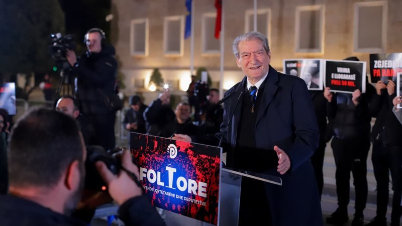 13 km rrugë u nda në 14 lote”/ Berisha: Hajdutja Balluku rriti kostot e Unazës së Madhe në 450 mln €