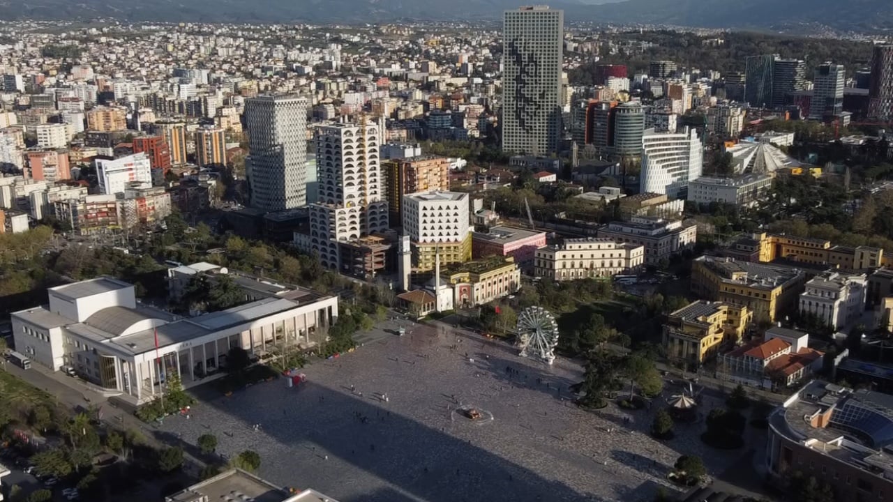 47.3 miliardë lekë për bashkitë/ Më shumë para për pagat, mbetjet urbane, kanalizimet dhe mbrojtjen nga zjarret