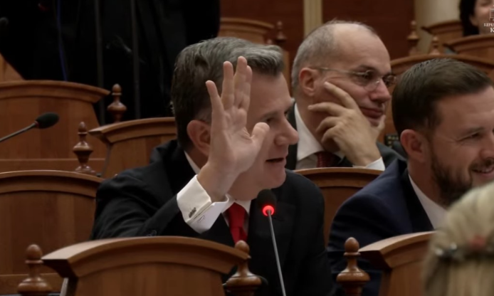 “5 me 0 të dielën”, Balla ironizon opozitën: Ne jemi në garë se cila bashki do të ketë rezultatin më të thellë