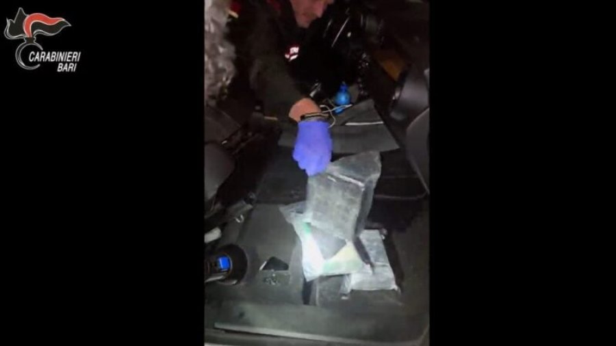 6 kg kokainë dhe 18 mijë euro të fshehura nën sedilje, shqiptari tentoi tu ikte policëve, por …