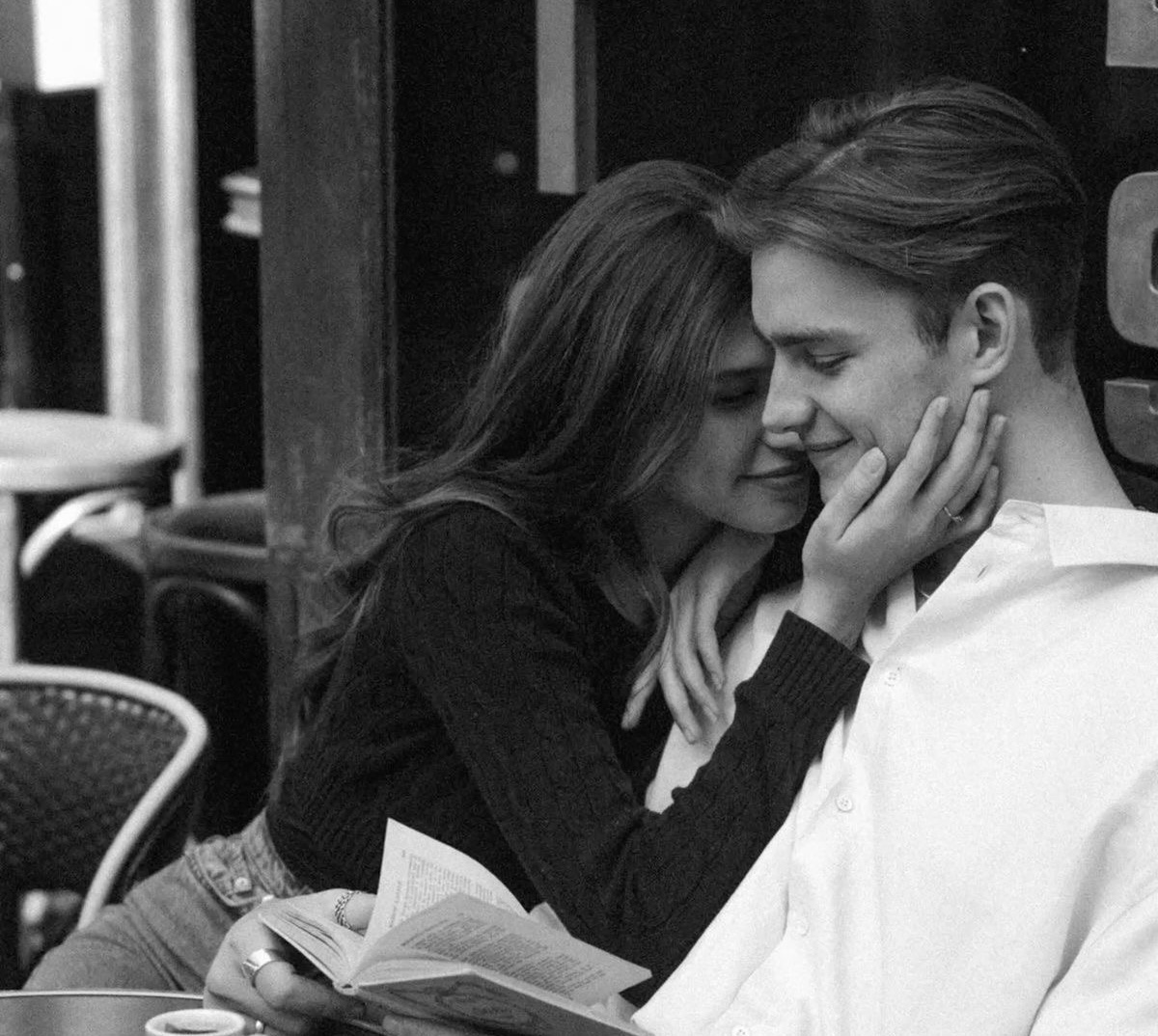 72% e meshkujve ndihen më të sigurt me të dashurën se me shokët ose familjen