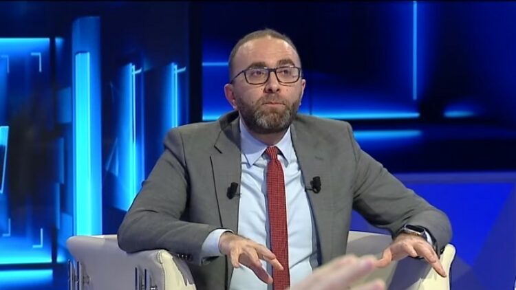 A do të bashkëpunojë PD me PS për të ndryshuar reformën në drejtësi? Ja si përgjigjet Bardhi