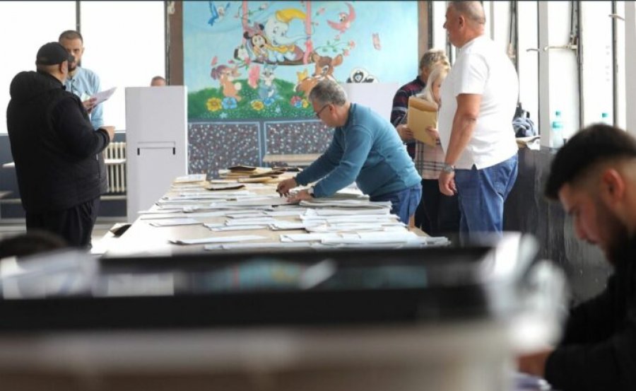 A do të ketë bashkëpunime të fshehta mes partive? Çfarë pritet të ndodhë në raundin e dytë të votimeve në zgjedhjet lokale në Maqedoninë e Veriut