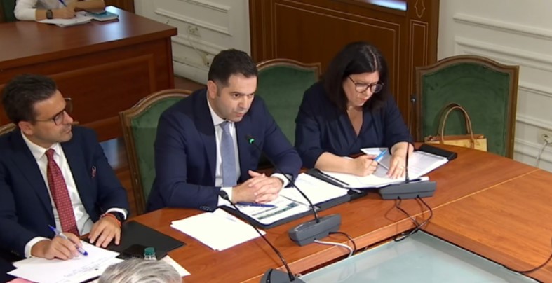 A do të marrin bonus në fundvit invalidët? Ja si përgjigjet ministri i Financave