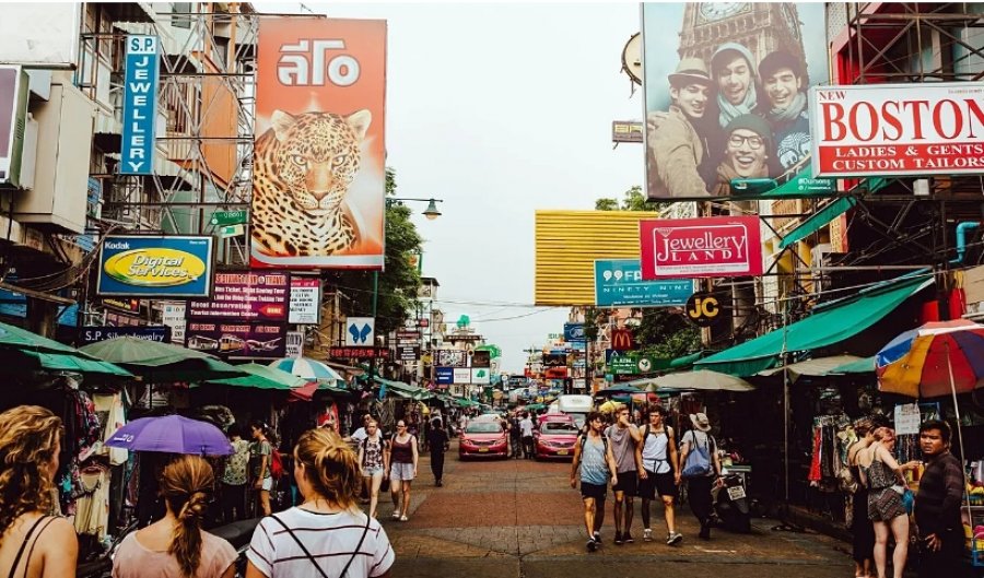 A po i jep fund Tajlanda ndalimit të alkoolit pasdite? Ja çfarë duhet të dinë udhëtarët