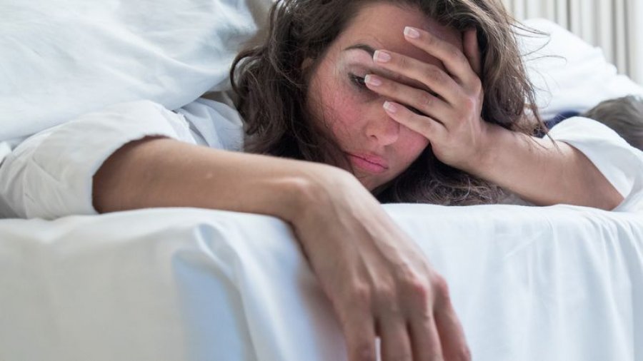 A po më ndikon moti i ftohtë në gjumë?