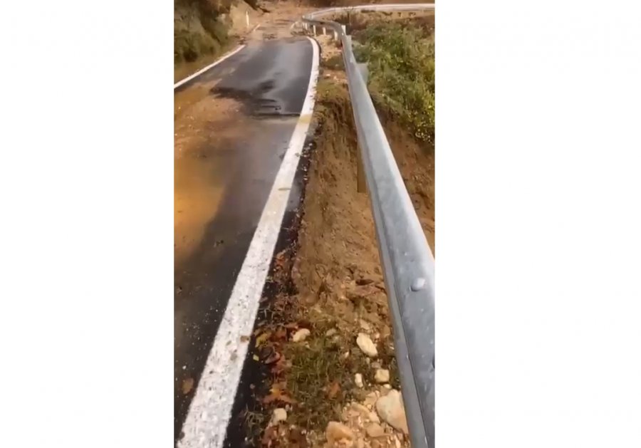 Aferat e Belindës nga jugu në veri: Shirat rrëzojnë propagandën edhe në Mat, shembet rruga që u inagurua për fushatën elektorale të 11-Majit