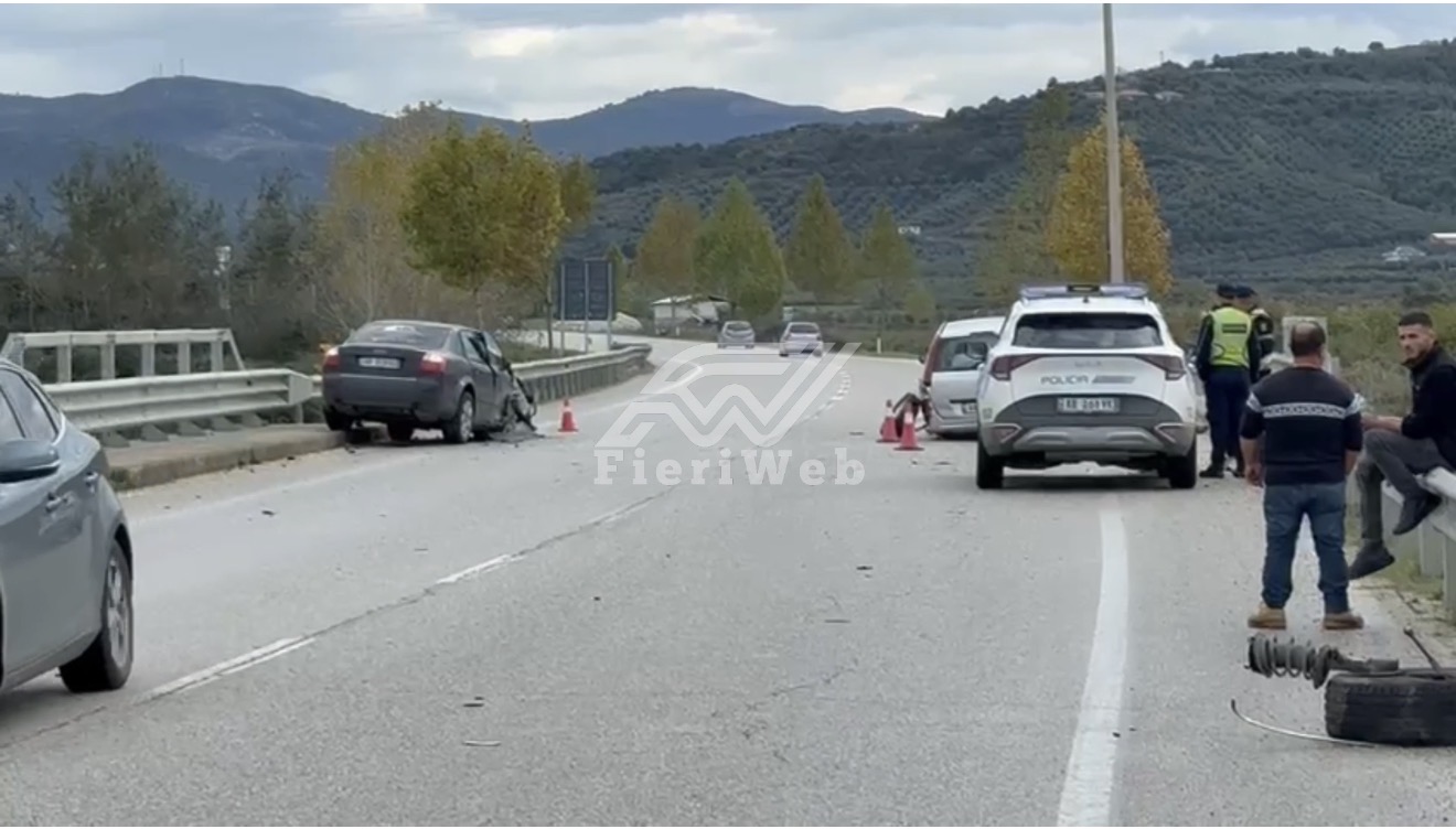 Aksident i trefishtë në aksin Levan–Tepelenë, përplasen tre automjete pranë kryqëzimit të Varibopit