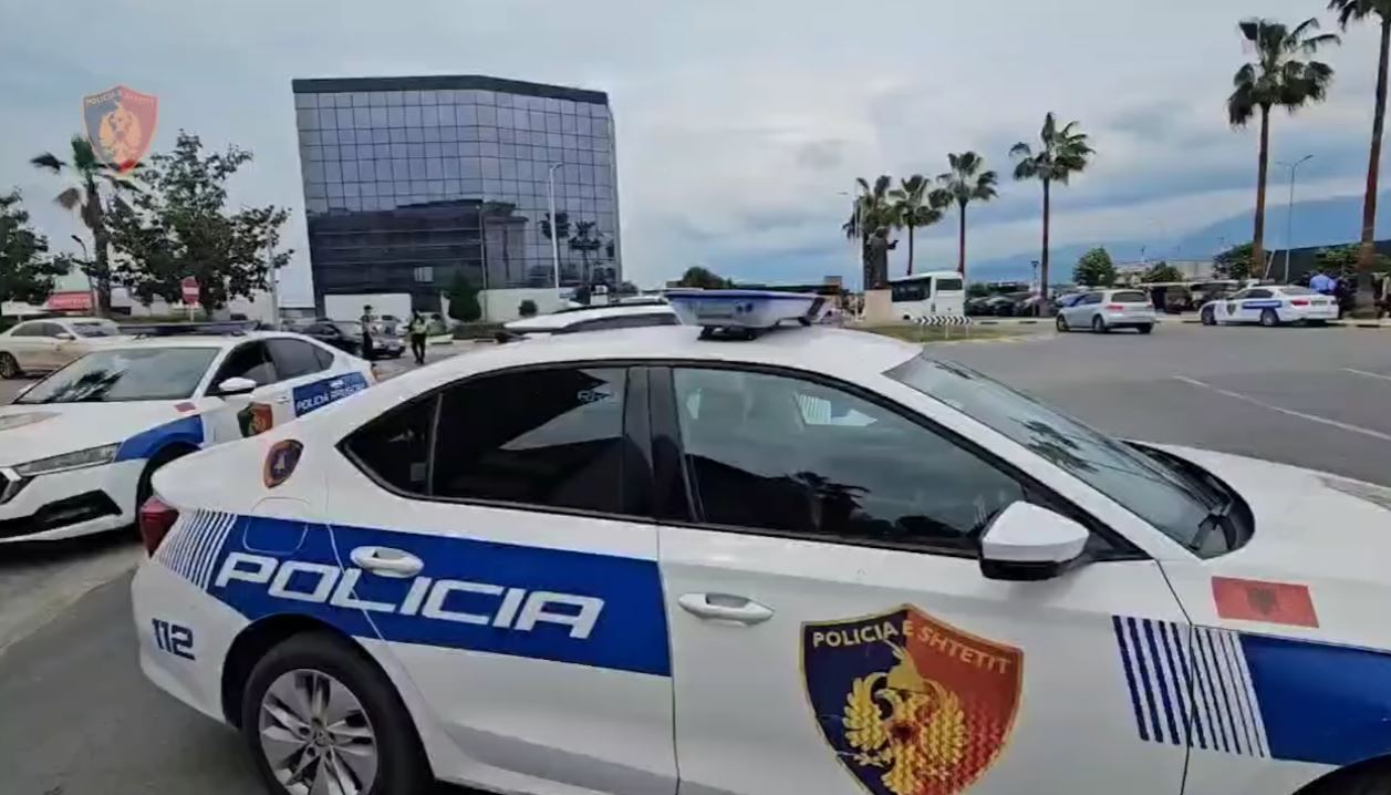 Aksident mes dy makinave në aksin Vlorë-Kotë, një person i plagosur dërgohet në spital