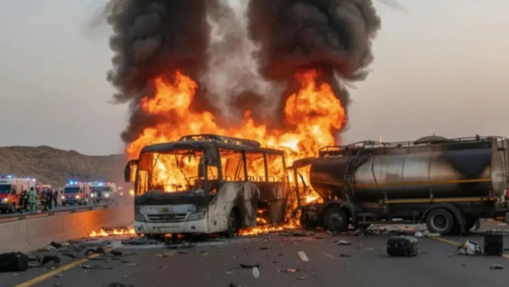 Aksident tragjik pranë Medinës, autobusi me pelegrinë përfshihet nga flakët pas përplasjes me autobotin, dhjetëra të vdekur