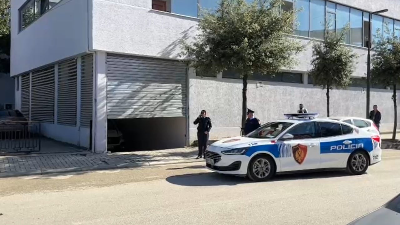 Akuzohet për vrasjen e kushëririt në fshatin Gjorm, paraqitet në Gjykatën e Vlorës Bertil Alliaj