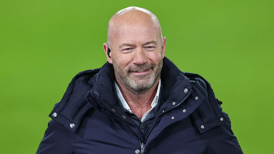 Alan Shearer tallet me vijën mbrojtëse të Barçës: Është sikur katër budallenj të qëndronin aty