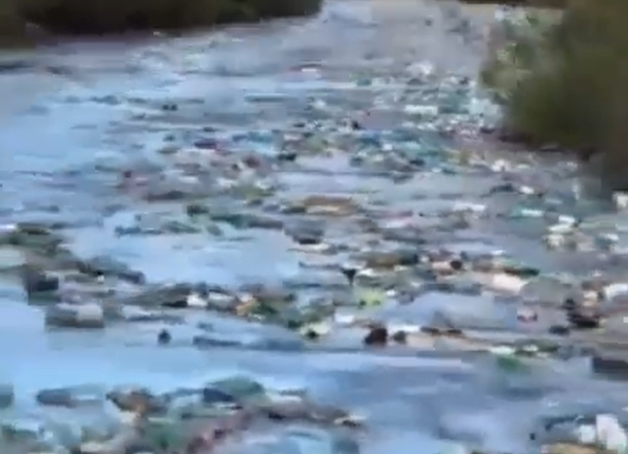 Alarm nga Italia: Lumenjtë e Shqipërisë derdhin plastike drejt Adriatikut!