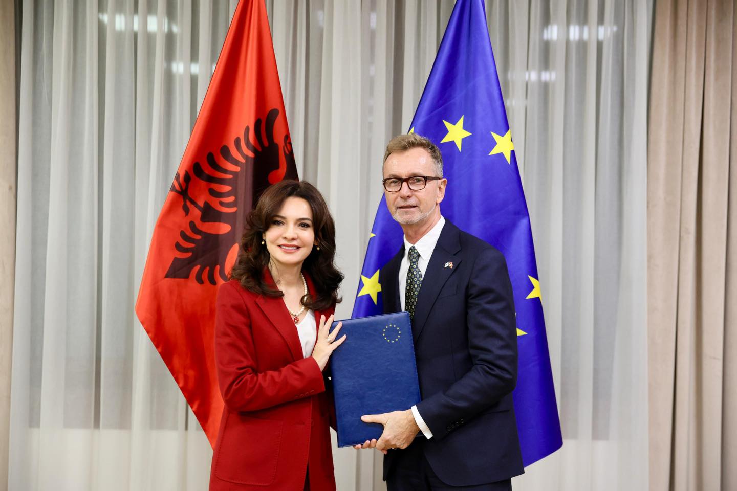 Ambasadori Gonzato i dorëzon Progres Raportin, Spiropali: Treguesi më serioz i Shqipërisë që sheh nga e ardhmja