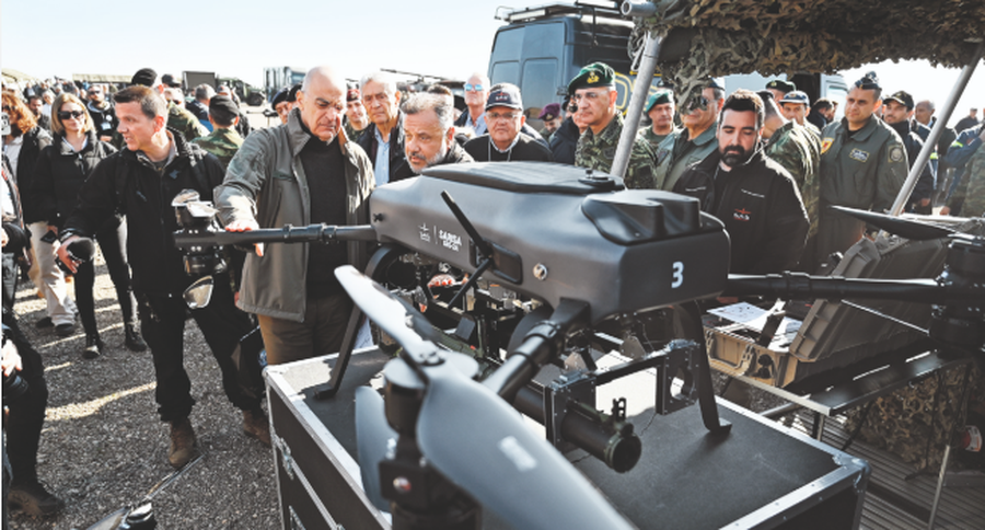 ‘Arma e ushtarit grek nuk është më pushka, por droni’, Dendias: Egjeun do ta mbyllim nga toka