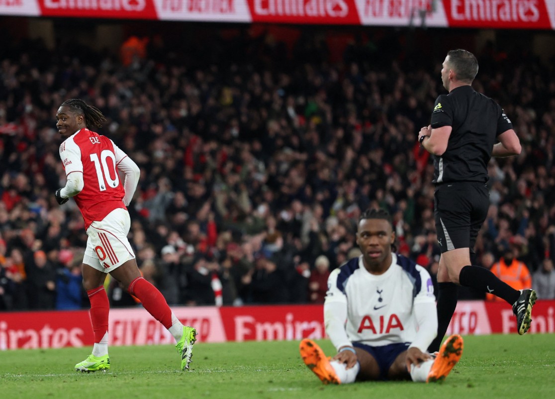 Arsenal “shkatërron” Tottenham, por Richarlison shënon golin e sezonit. Eze “hat-trick” (video)
