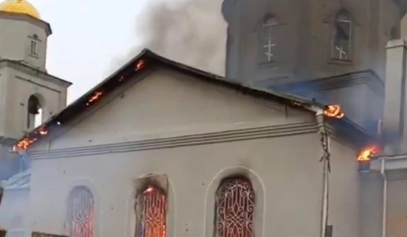 Artileria ruse bombardon Kishën historike në Donbas