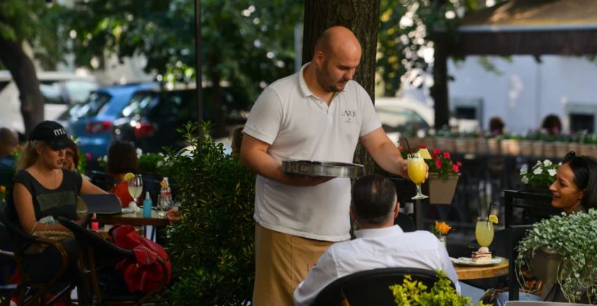 Asnjëherë mos e bëni këtë porosi në një kafene, është plot me baktere