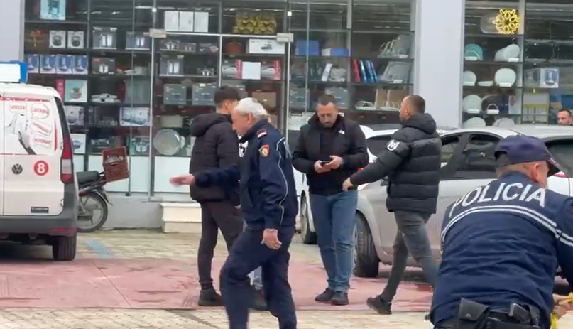 Atentati në Lushnjë/ Në 10 sekonda u qëllua gjashtë herë, 18 të shoqëruar nga policia