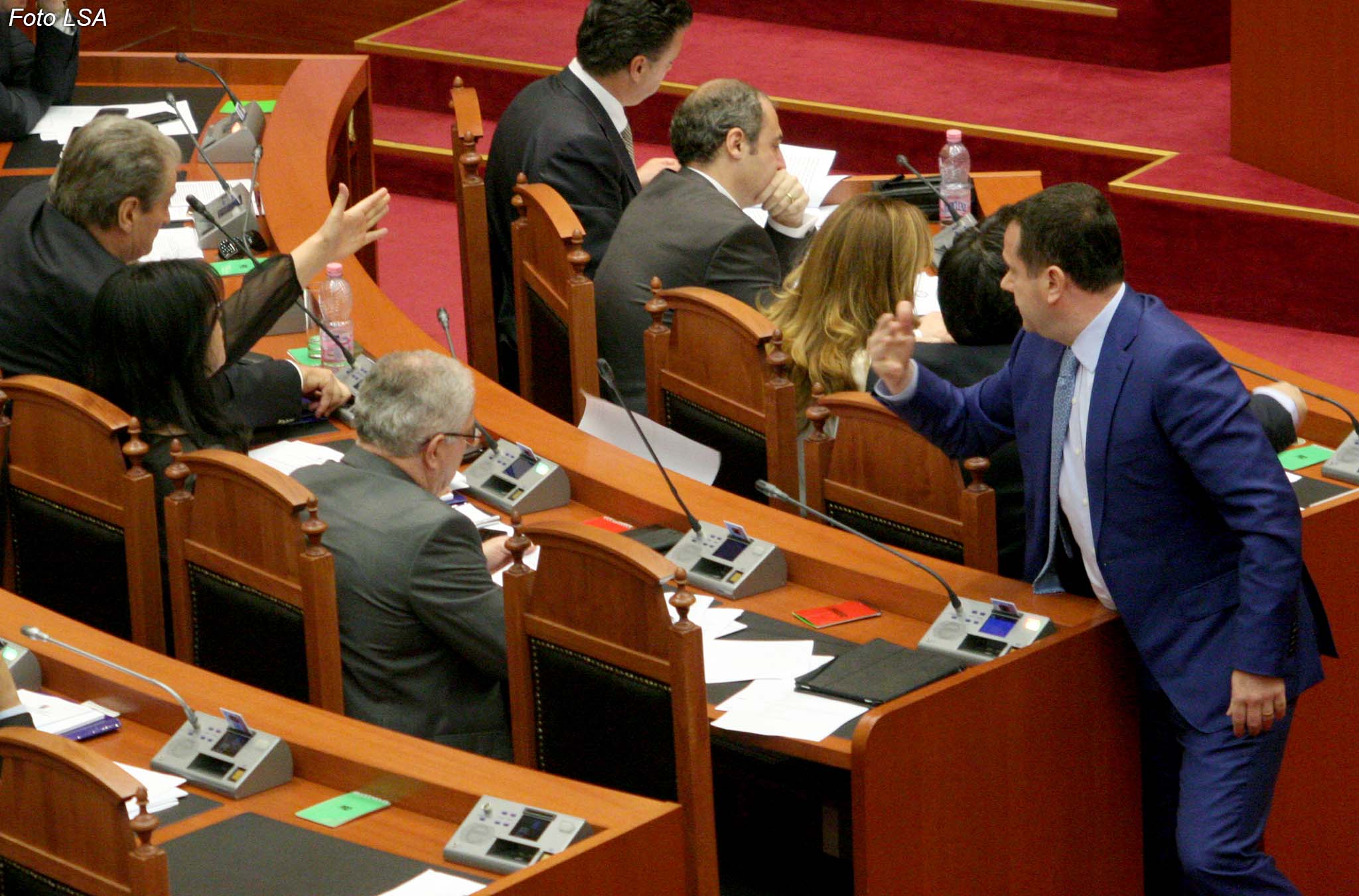 Balla akuzon Berishën për fshehje nga SPAK: Hetimi i vrasjeve të 21 Janarit është testi i së vërtetës