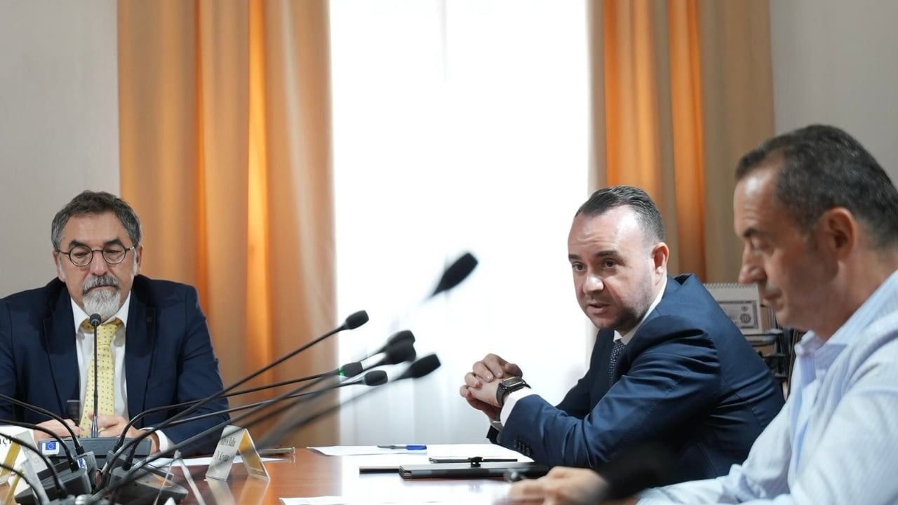 Balliu akuza kreut të policisë në Komisionin e Sigurisë: Po dekonspirohen operacionet, në aeroport nuk u gjend një polic…