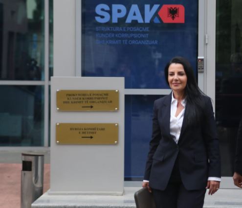 ‘Balluku është vetëm vegla’, Balliu: Qytetarët ndëshkohen për një dritare pa leje, por ata që vjedhin…in