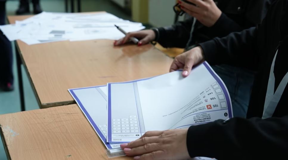 Balotazhi që mund të riformësojë hartën politike/ Roli i profilit të kandidatëve, gara më e fortë në…