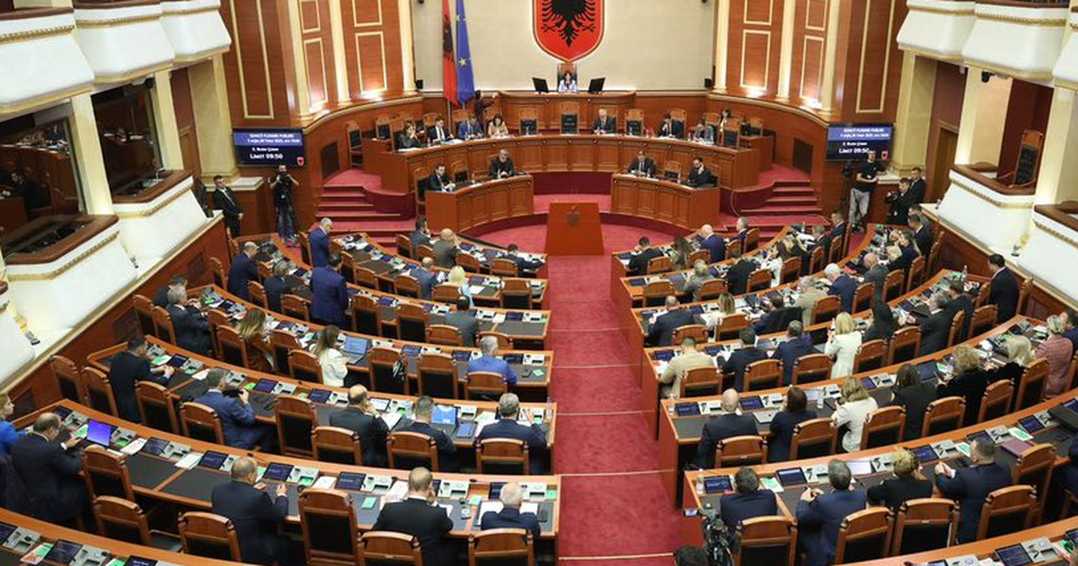 “Barazia Gjinore” votohet nesër në Kuvend! Aktivistja e LGBT: Historike! Këshilli Ndërfetar: Të ruhet familja dhe morali