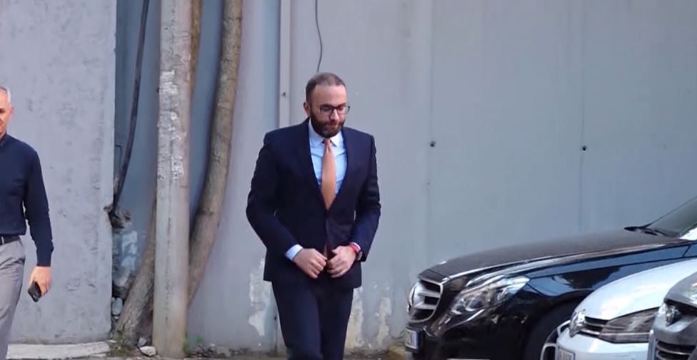 Bardhi: Rama bën cirk me shqiptarët. Sot kërkoi lirimin e Veliajt, por…