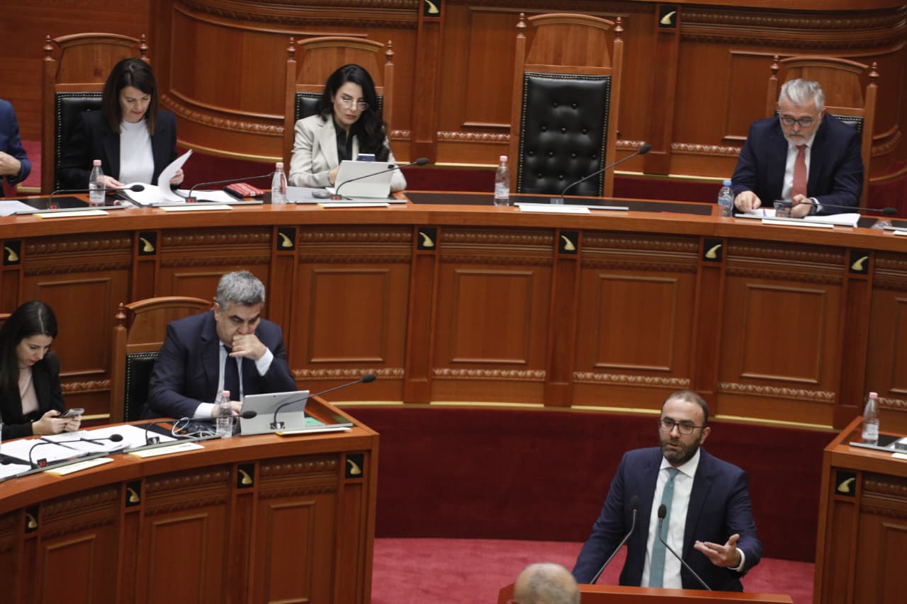 Bardhi: Rama u bë avokat i vjedhjes, i vetmi kryeministër që ka vartëse një të pandehur