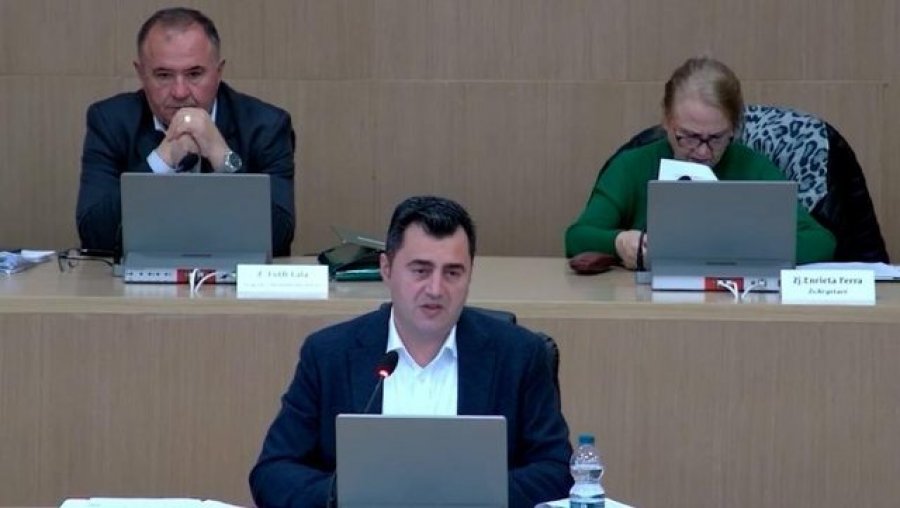 Bashkia Elbasan rëndon barrën e taksave mbi biznesin dhe qytetarin, opozita kundër