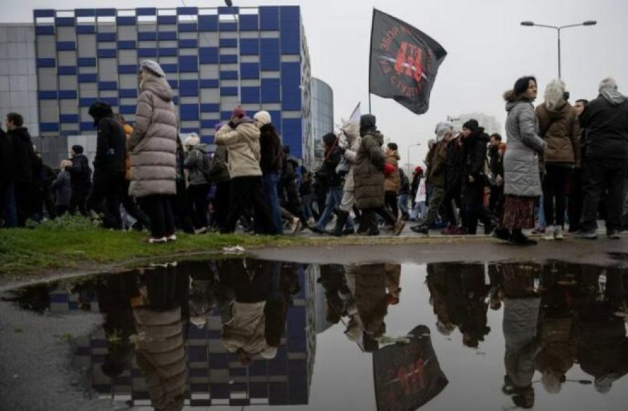 Beograd, protestuesit kërkojnë përgjegjësi për sulmet ndaj studentëve