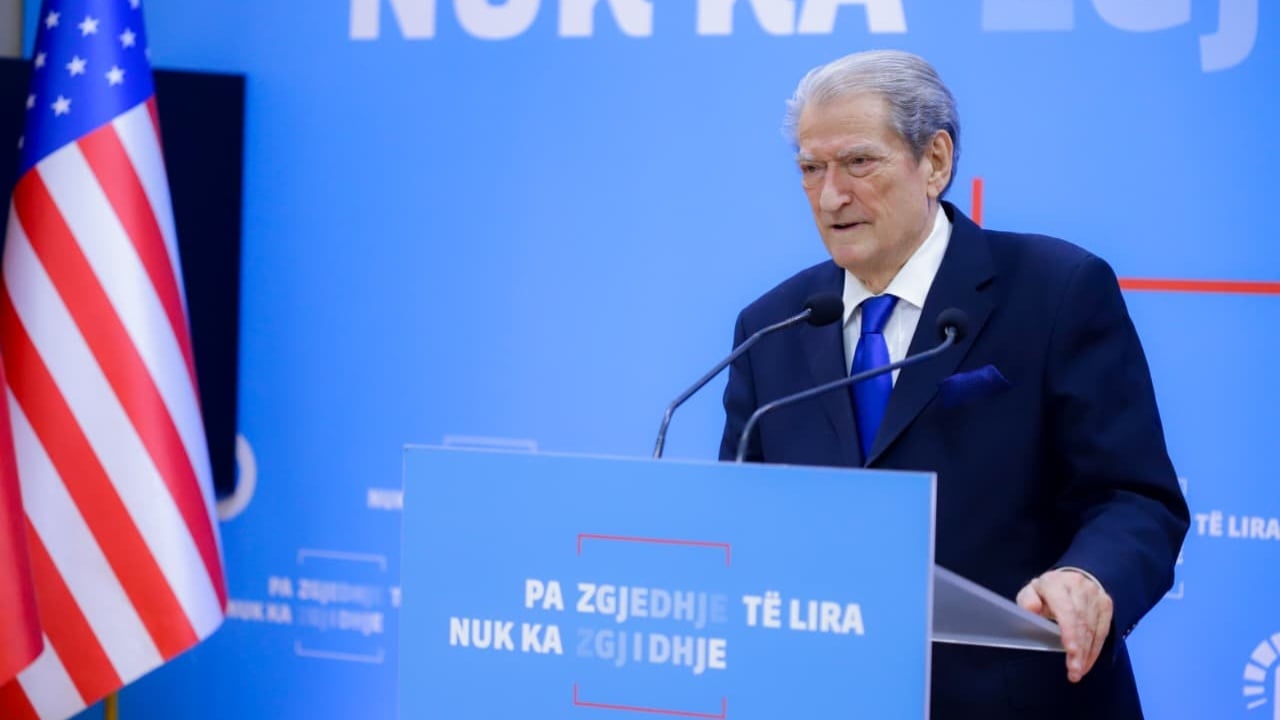 Berisha akuzon Ballukun për “manipulim dokumentesh”, kërkon reagim nga Prokuroria