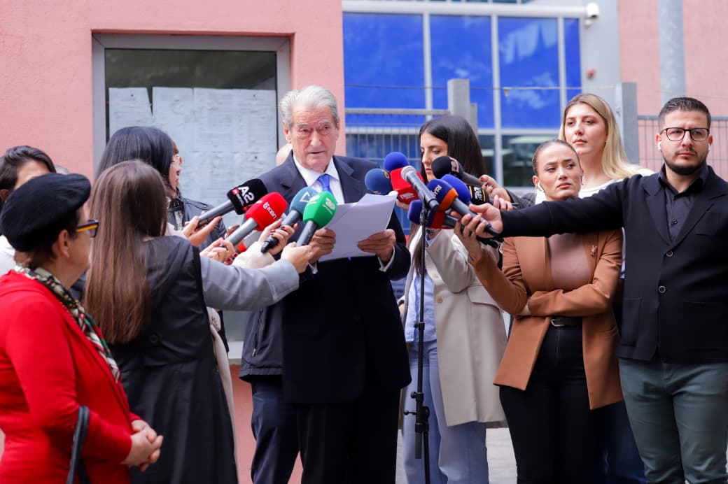 Berisha lexon mesazhin që i la Dumanit: Do përgjigjesh edhe ti para ligjit…