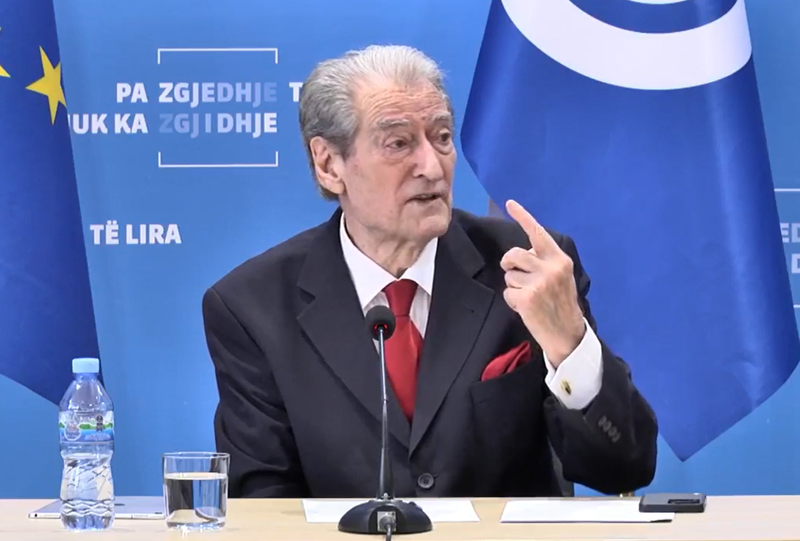 Berisha paralajmëron protesta: Ose largohet Rama, ose është fundi i opozitës