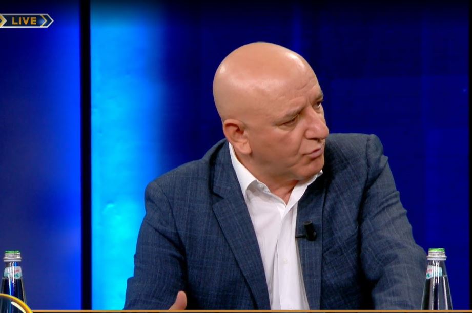 “Berisha po fshihet pas ‘të pavarurve’”, Bejko: Tenton të largohet sërish nga përgjegjësia e humbjes